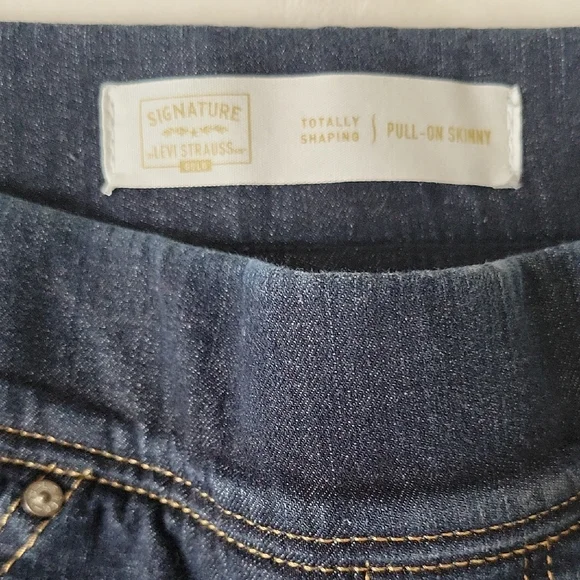 Levis Totally Shaping Pull On Skinny Women's Dark Blue Jeans - Picture 4 of 8
